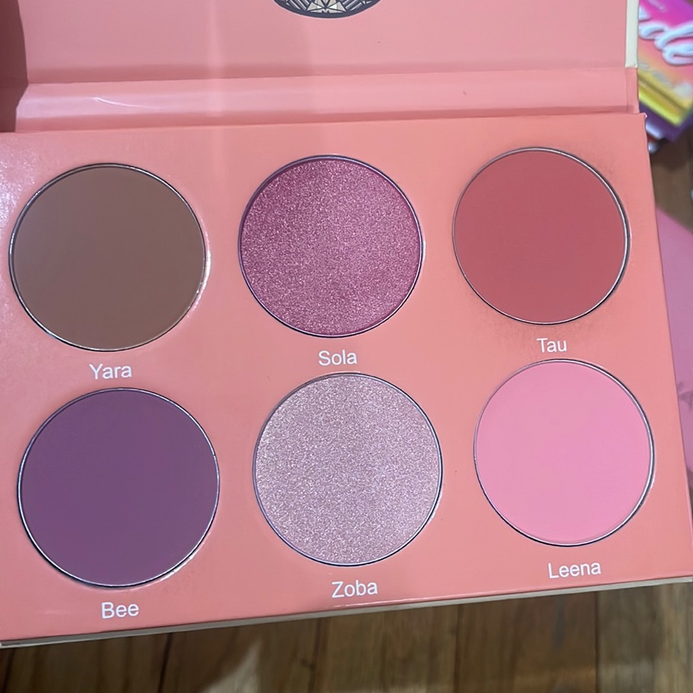 Juvias Place Blush Palette